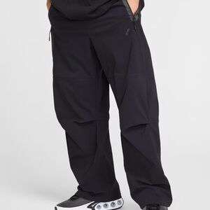 Nike Men's Cargo Pants in Black